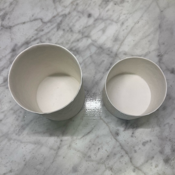 NWT Yankee Candle Porcelain Off-White Snowflake Tea-light Set. - Picture 2 of 5